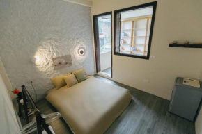 The Attic Room garden, books, tea, Old Quater 550m